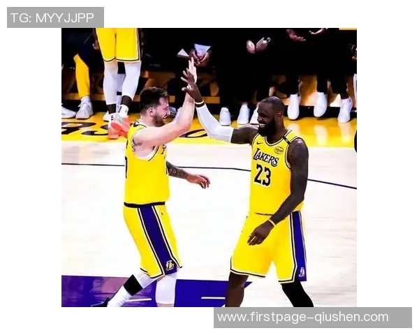 勇士与湖人激战在即NBA赛程引发球迷热烈期待与关注 勇士与湖人激战在即NBA赛程引发球迷热烈期待与关注